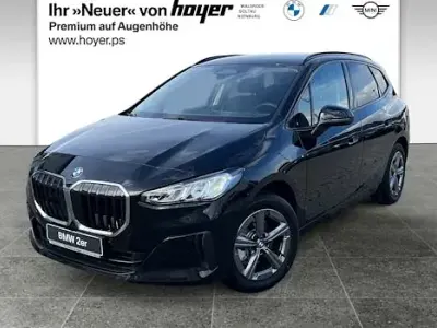 Ny BMW 218 Shadowline 136 HK (100 kW) 2025 Sort Stationcar