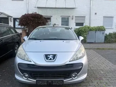 Gebraucht Peugeot 207 CC Filou 120 PS (88 kW) 2008 Silber Cabrio