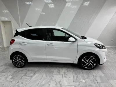 Gebraucht Hyundai i10 Edition 30+ 67 PS (49 kW) 2022 Weiß Kleinwagen