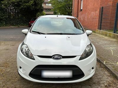 Second-hand Ford Fiesta 95 CP (69 kW) 2011 Alb Berlinǎ
