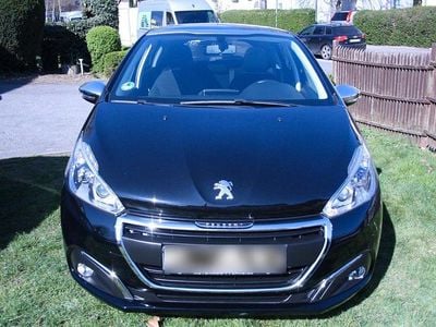 Usata Peugeot 208 Style 82 CV (60 kW) 2017 Nero Utilitaria