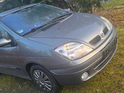 Grau Gebraucht 2001 Renault Scénic Van / Kleinbus | 990 € (Teuer)