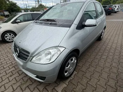 Gebraucht Mercedes A160 95 PS (69 kW) 2011 Silber Limousine