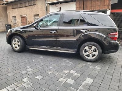 Schwarz Gebraucht 2006 Mercedes ML320 SUV | 5.600 €