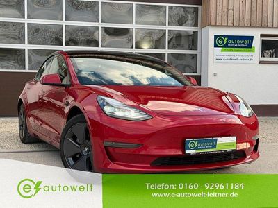 Begagnad Tesla Model 3 366 kW (498 HK) 2021 Röd Sedan
