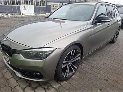 Gebraucht BMW 330 190 PS (139 kW) 2019 Grau Kombi