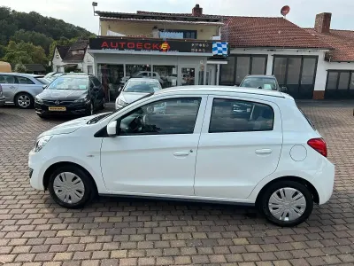 Gebraucht Mitsubishi Space Star Diamant Edition 71 PS (52 kW) 2017 Weiß Kleinwagen
