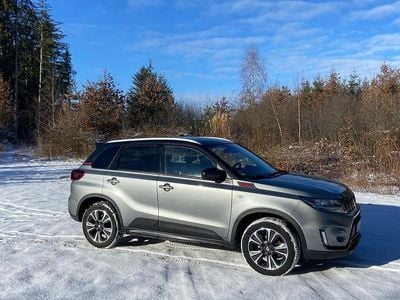 Grau Gebraucht 2022 Suzuki Vitara Comfort SUV | 17.500 € (Guter Preis)