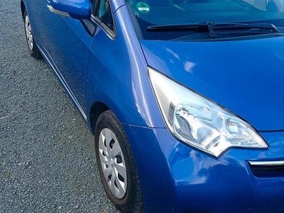 Blau Gebraucht 2011 Toyota Verso-S Van / Kleinbus | 4.500 € (Fairer Preis)