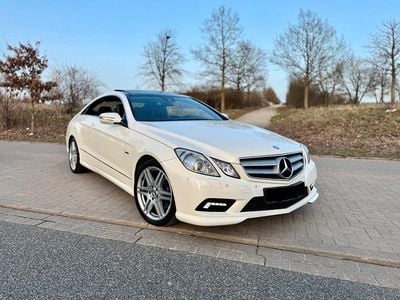 Gebraucht Mercedes E350 AMG 231 PS (169 kW) 2009 Weiß Coupé