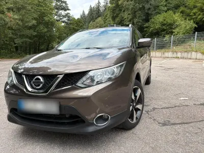 Gebraucht Nissan Qashqai Tekna 131 PS (96 kW) 2015 Andere farben SUV