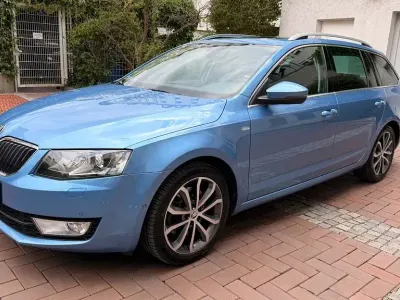 Gebraucht Skoda Octavia 179 PS (131 kW) 2015 Blau Kombi