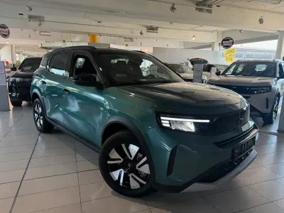 Neu Opel Frontera Ultimate 136 PS (100 kW) 2026 Grün SUV