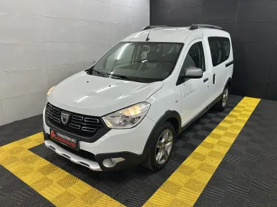 Gebraucht Dacia Dokker Stepway 131 PS (96 kW) 2020 Gletscherweiss Van / Kleinbus