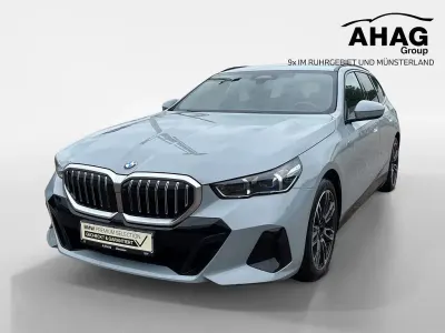 Gebraucht BMW 520 Comfort Edition 197 PS (144 kW) 2025 Schwarz Kombi