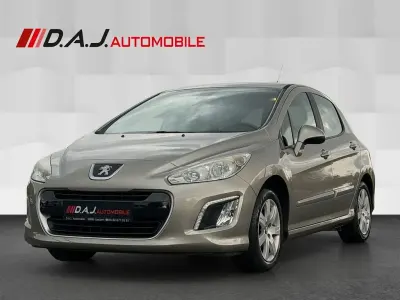 Gebraucht Peugeot 308 Active 120 PS (88 kW) 2012 Grau Limousine