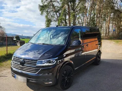 Second-hand VW T6.1 Generation Six 204 CP (150 kW) 2022 Negru Van