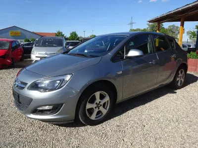 Gebraucht Opel Astra Edition 116 PS (85 kW) 2013 Grau Limousine
