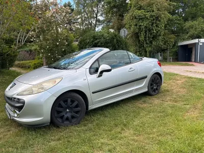 Gebraucht Peugeot 207 CC 120 PS (88 kW) 2008 Silber Cabrio