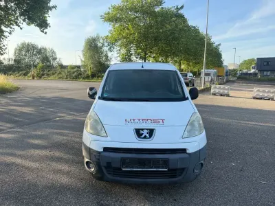 Gebraucht Peugeot Partner Comfort 90 PS (66 kW) 2012 Weiß Van / Kleinbus