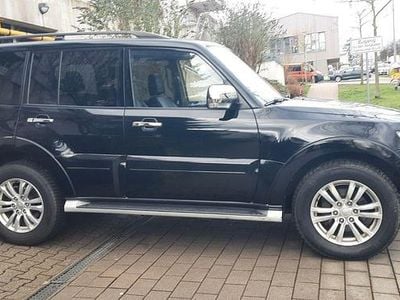 Gebraucht Mitsubishi Pajero Top 200 PS (147 kW) 2014 Schwarz SUV