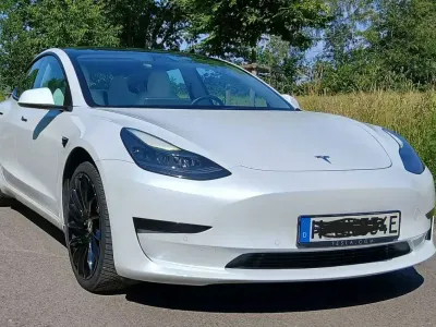 Gebraucht Tesla Model 3 Standard Range Plus 225 kW (306 PS) 2021 Weiß Limousine
