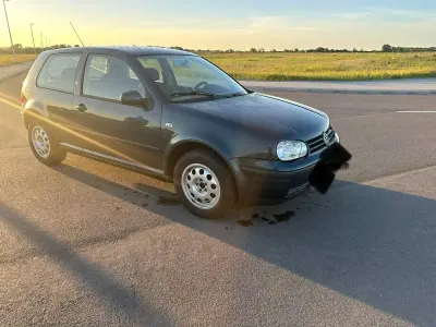 Gebraucht VW Golf IV 75 PS (55 kW) 2001 Schwarz Kleinwagen