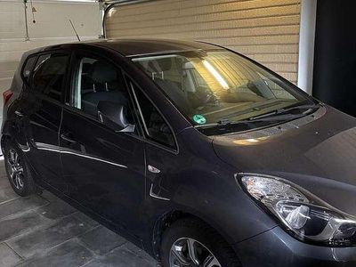 Gebraucht Hyundai ix20 Classic 90 PS (66 kW) 2016 Silber Kleinwagen
