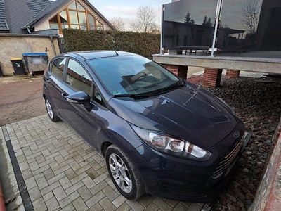 Gebraucht Ford Fiesta 60 PS (44 kW) 2013 Grau Kleinwagen