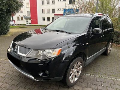 gebraucht Mitsubishi Outlander 2.4 Intense 4WD 7 Sitzer