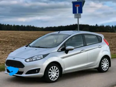 Gebraucht Ford Fiesta 101 PS (74 kW) 2015 Silber Kleinwagen