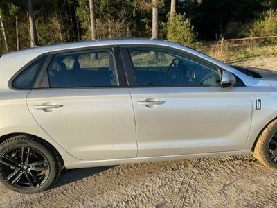 Gebraucht Hyundai i30 Select 95 PS (69 kW) 2020 Grau Limousine