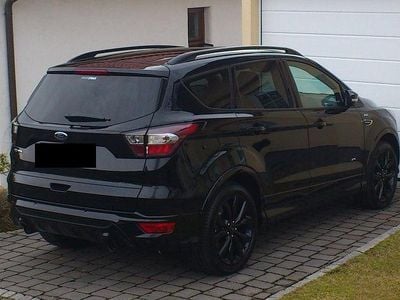 Schwarz Gebraucht 2017 Ford Kuga ST-Line SUV | 14.000 € (Fairer Preis)