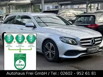 Gebraucht Mercedes E220 Avantgarde 194 PS (142 kW) 2018 Silber Kombi