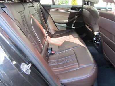 BMW M550