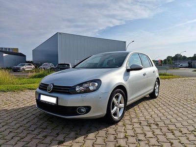 Gebraucht VW Golf VI Team 140 PS (102 kW) 2010 Grau Kleinwagen
