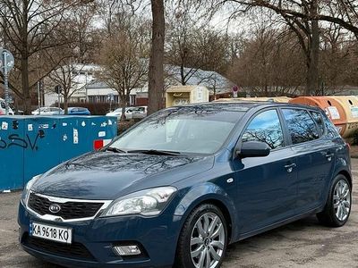 Gebraucht Kia Ceed 105 PS (77 kW) 2010 Andere farben Kleinwagen