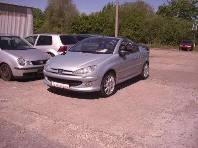 Gebraucht Peugeot 206 CC 109 PS (80 kW) 2003 Silber Cabrio