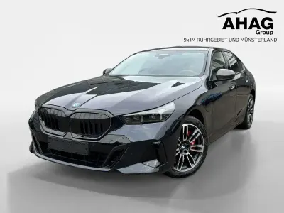 Neu BMW 550e Sport Line 489 PS (359 kW) 2026 Schwarz Limousine