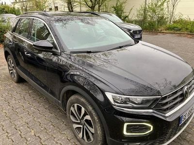 Second-hand VW T-Roc Active 150 CP (110 kW) 2022 Negru SUV