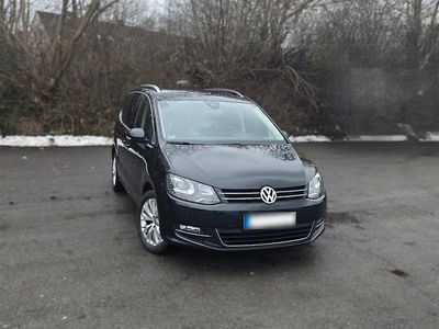 Second-hand VW Sharan 140 CP (102 kW) 2014 Negru Monovolum
