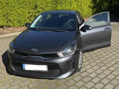 Usata Kia Rio Edition 7 84 CV (61 kW) 2017 Grigio Berlina
