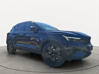 Gebraucht Volvo XC40 Plus 163 PS (119 kW) 2025 Schwarz SUV