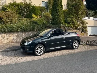 Używany Peugeot 206 CC 110 KM (80 kW) 2005 Czarny Kabriolet