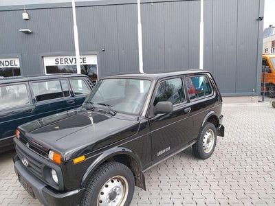 Second-hand Lada Urban 83 CP (61 kW) 2016 Negru SUV