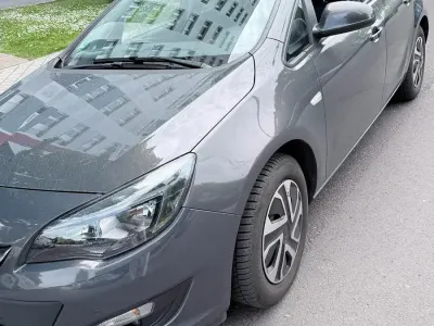 Gebraucht Opel Astra 110 PS (80 kW) 2015 Grau Kombi