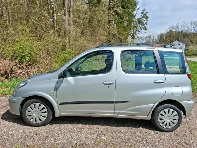 Occasion Toyota Yaris 84 ch (61 kW) 2006 Argent Break