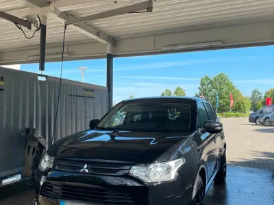 Gebraucht Mitsubishi Outlander 150 PS (110 kW) 2015 Schwarz SUV