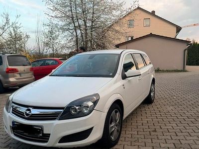Gebraucht Opel Astra 110 PS (80 kW) 2010 Weiß Kombi