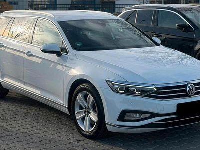 Gebraucht VW Passat Highline 150 PS (110 kW) 2020 Weiß Kombi